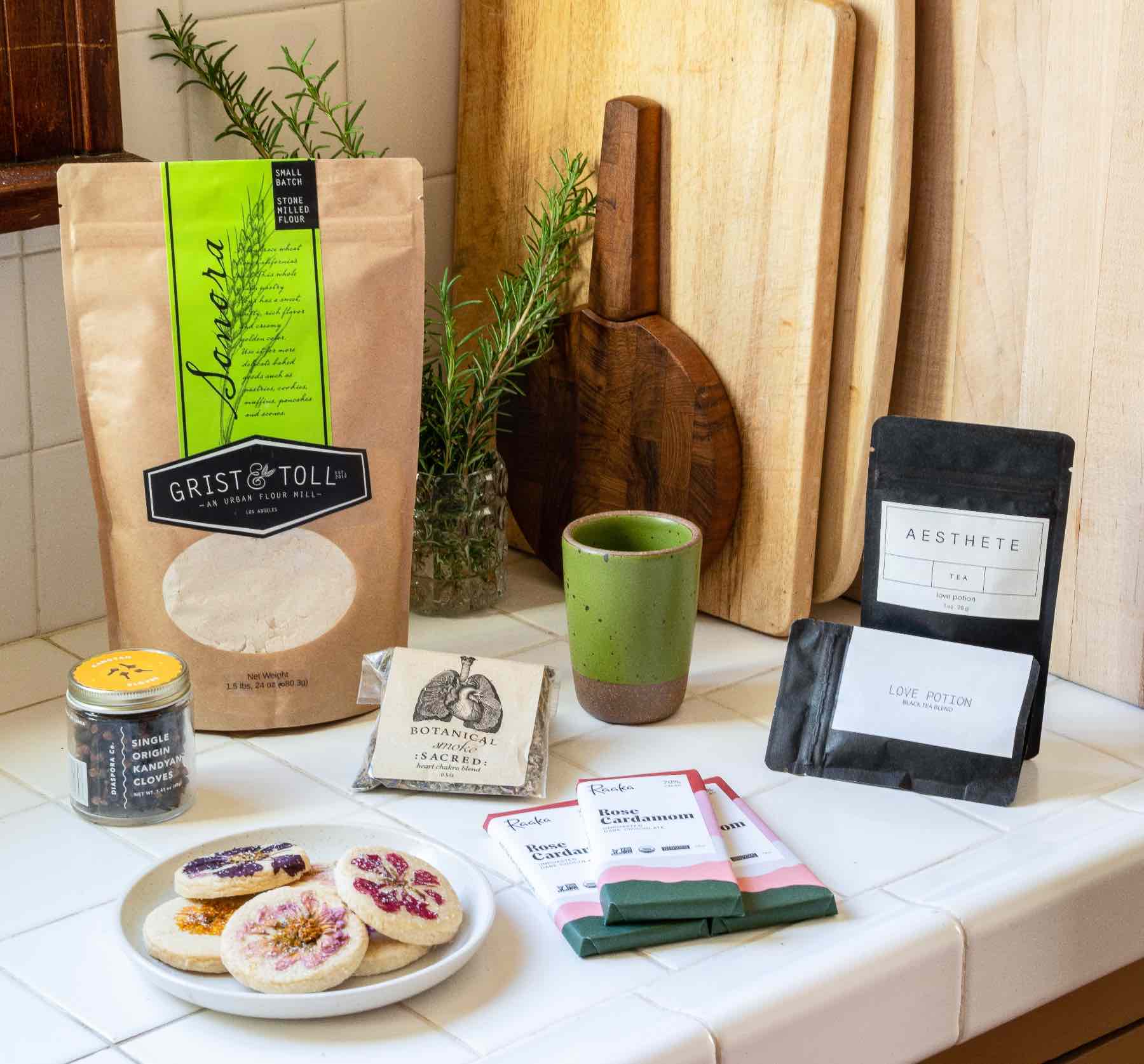 Boxwalla’s Edible Flower Food Box Review (2023) The Quality Edit